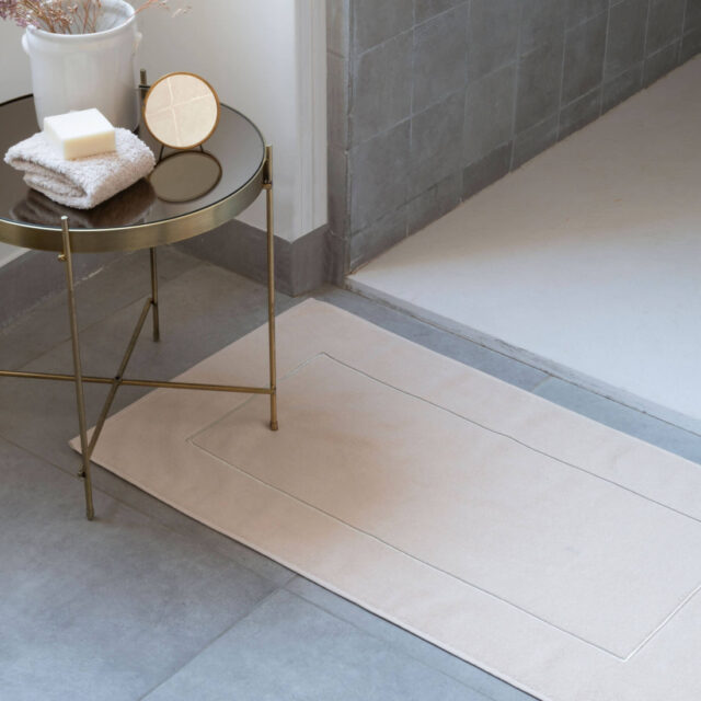 9189710tapa5_1_web___22h_tapis_de_bain_pampa_ii_beige-min_1