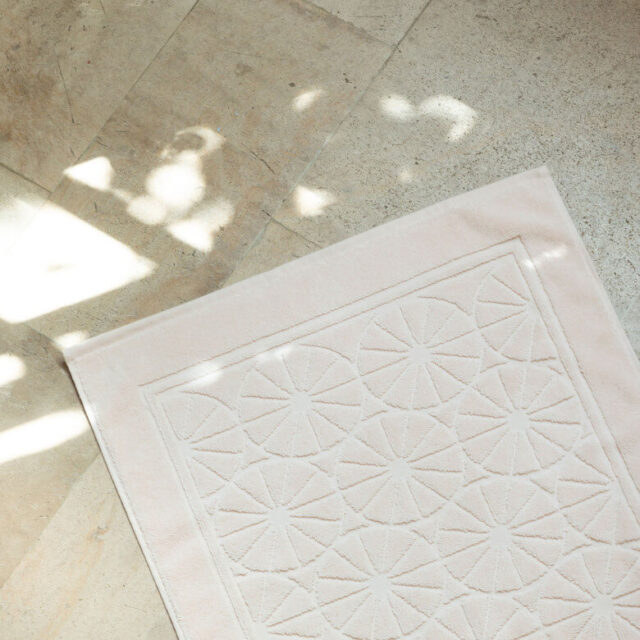 tapis-de-bain-coton-lotus-rosee