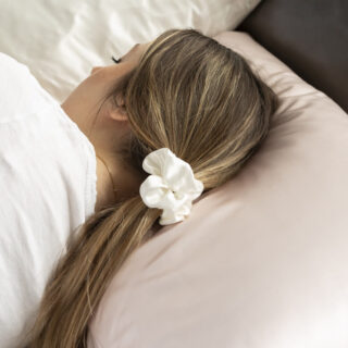 1731047109-chouchou-soie-de-murier-beaute-ivoire